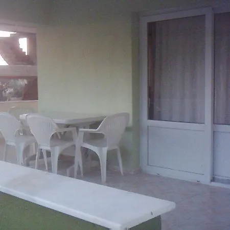 Aparthotel Zeus Apart *