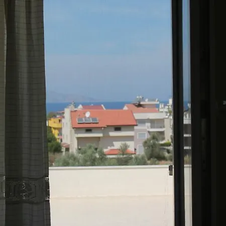 Zeus Apart Aparthotel *