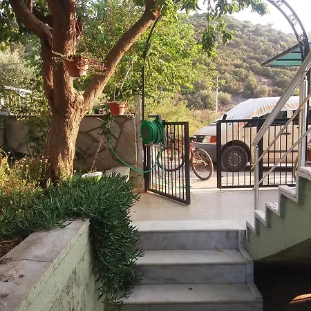 Zeus Apart מלון דירות Guzelcamlı