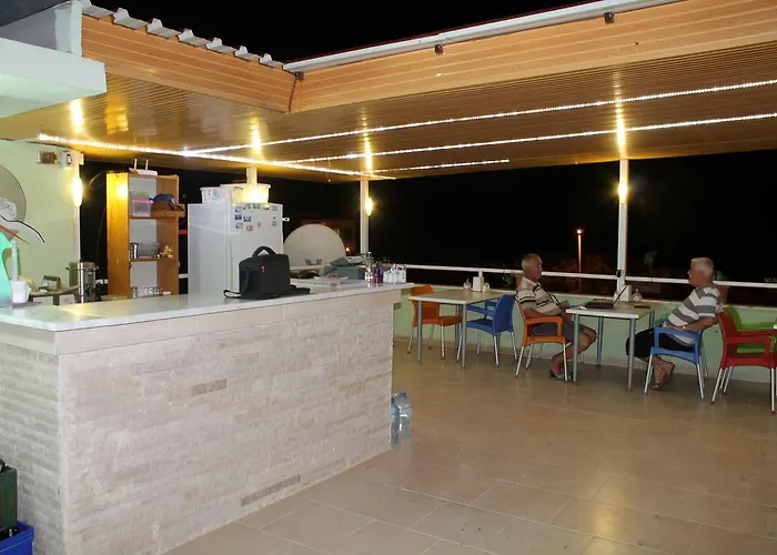 מלון דירות Zeus Apart