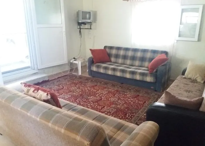 מלון דירות Zeus Apart *