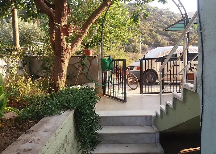 Zeus Apart מלון דירות Guzelcamlı